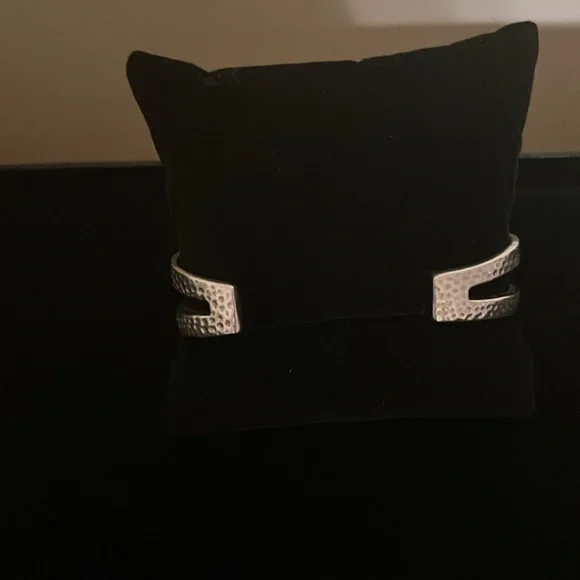 Luxury Artisan of Bali Oval Cuff. Crafted of solid sterling silver.